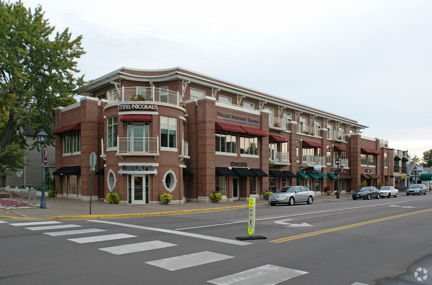 701-733 Lake St E, Wayzata, MN for sale - Primary Photo - Image 1 of 1