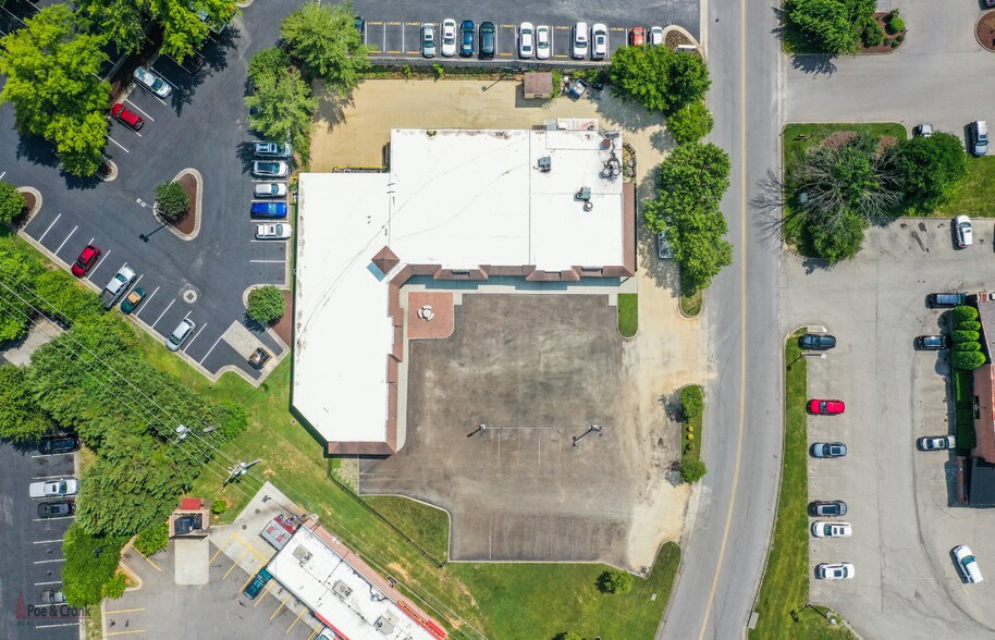 5207 Bernard Dr, Roanoke, VA for lease - Building Photo - Image 2 of 10