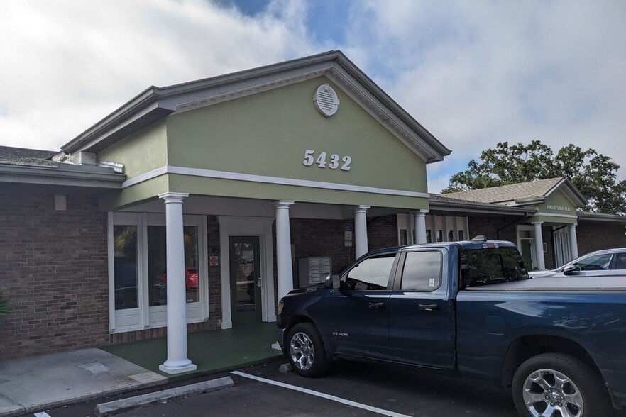 5432 Bee Ridge Rd, Sarasota, FL for sale - Building Photo - Image 1 of 7