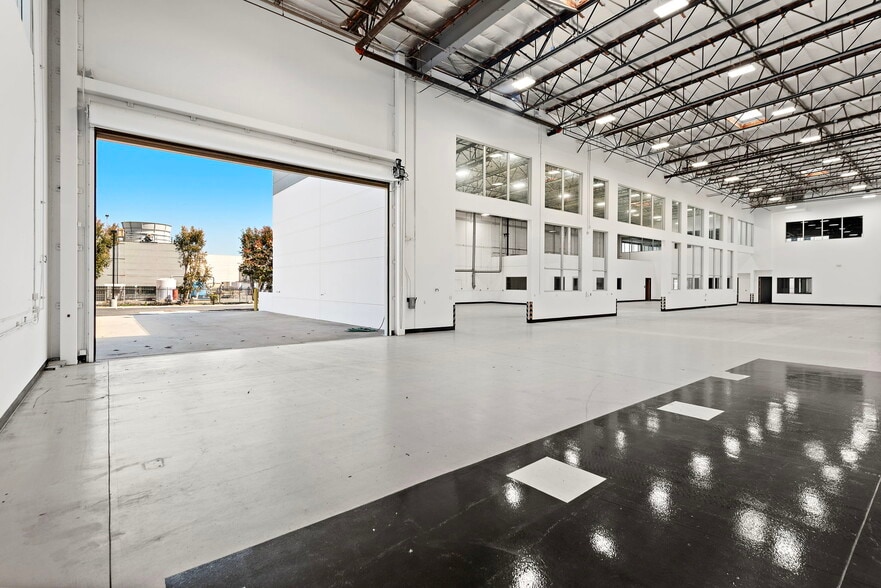 14422 Astronautics Ln, Huntington Beach, CA for lease - Building Photo - Image 3 of 4