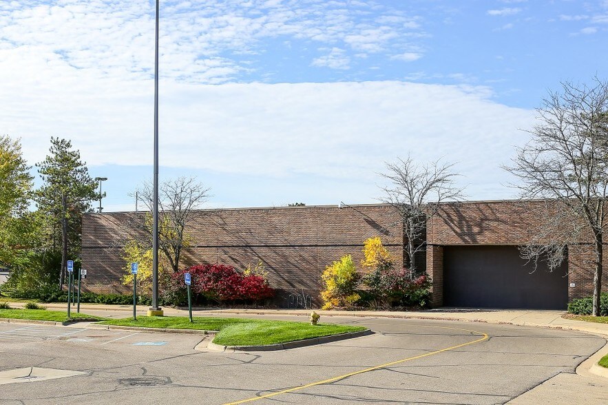 5775 Beckley Rd, Battle Creek, MI 49015