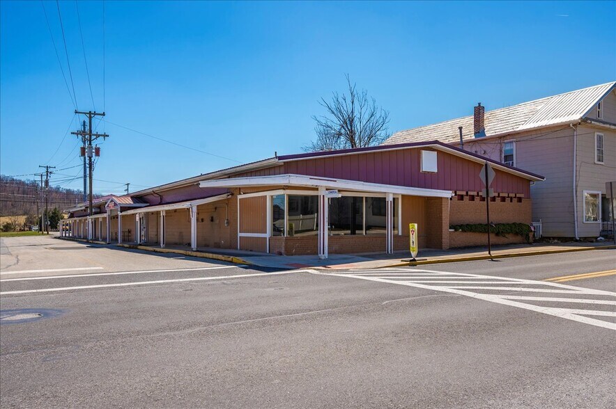100 W Main St, Fairfield, PA for sale - Building Photo - Image 1 of 1