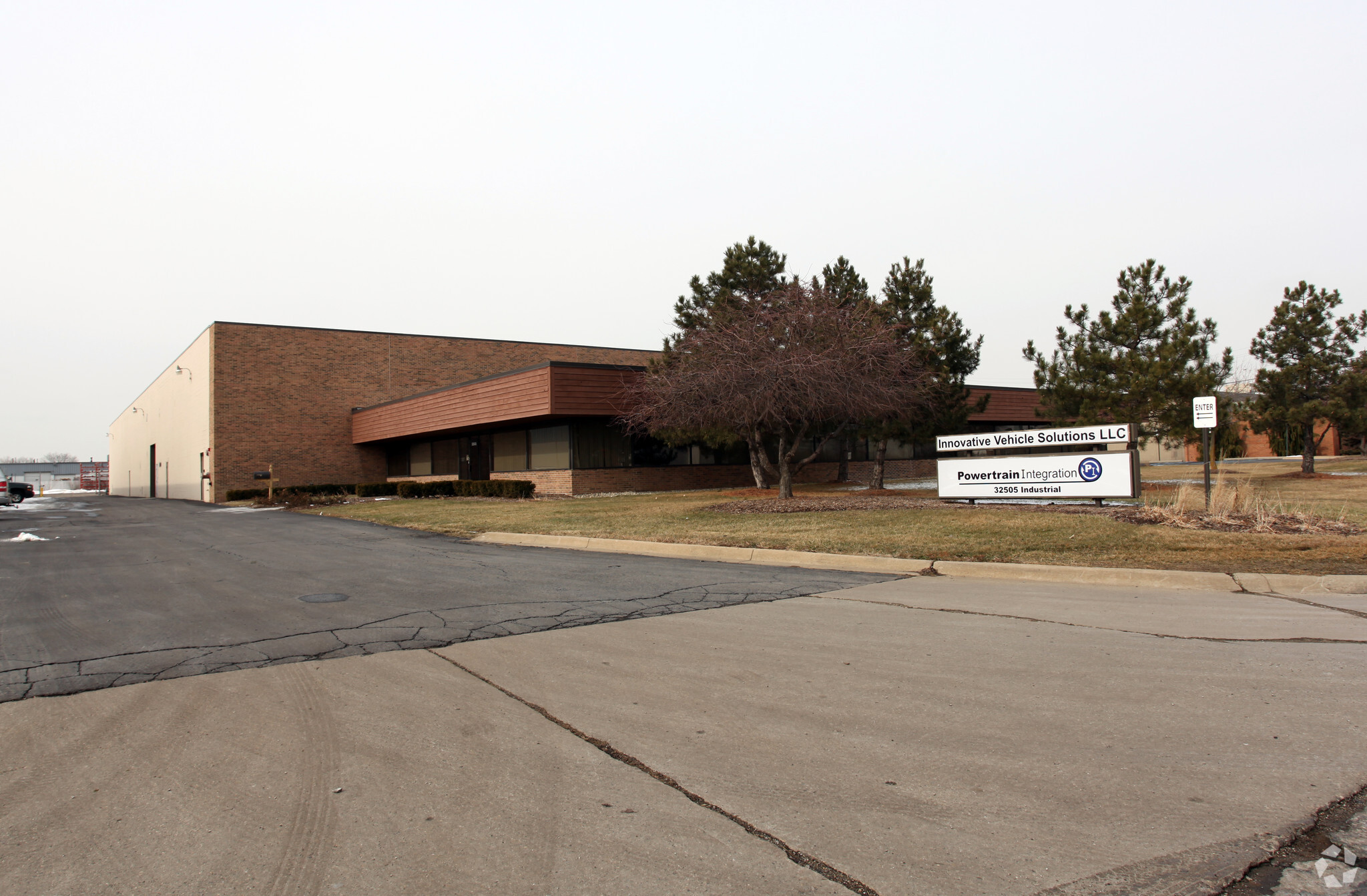 32505 Industrial Dr, Madison Heights, MI for sale Primary Photo- Image 1 of 1