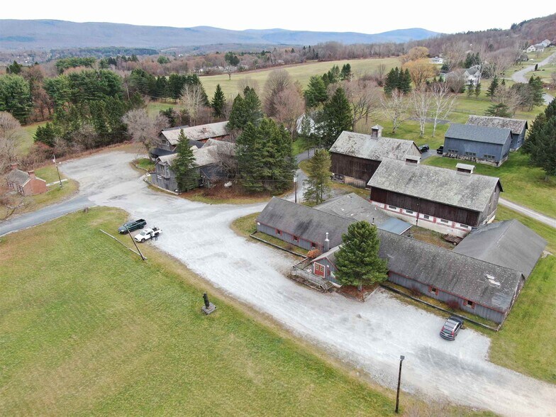 60 West Rd, Bennington, VT 05201