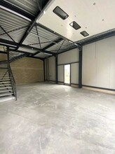 Flex in Bagnolet for lease Interior Photo- Image 2 of 2