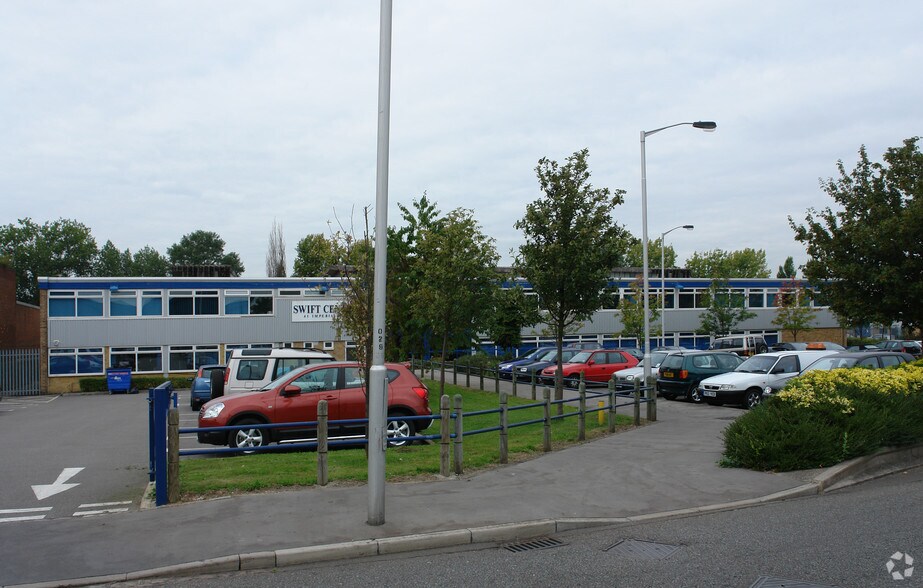 41 Imperial Way, Croydon for lease - Building Photo - Image 2 of 8