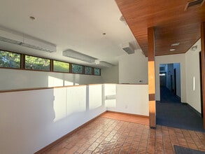 1 Valley Sun Ln, La Cañada Flintridge, CA for lease Interior Photo- Image 1 of 10