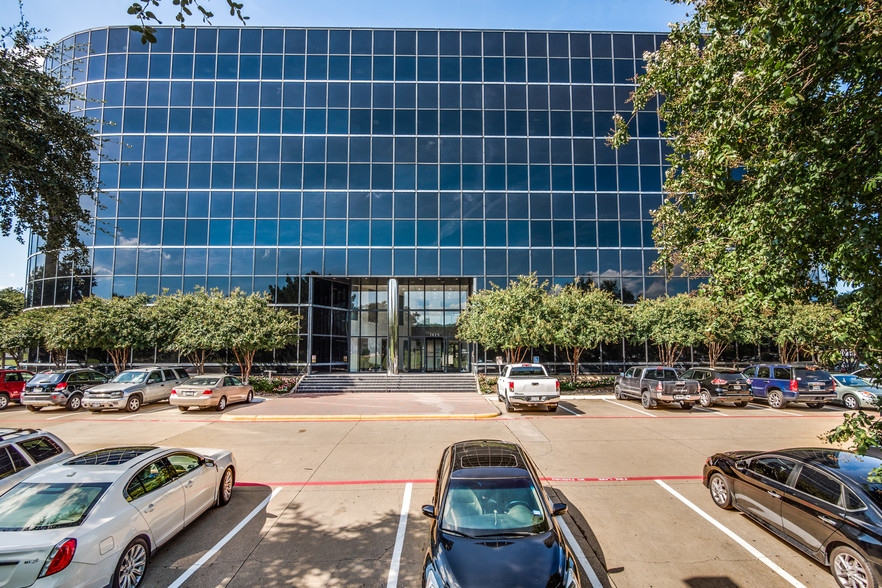 1425 Greenway Dr, Irving, TX for lease - Building Photo - Image 3 of 20