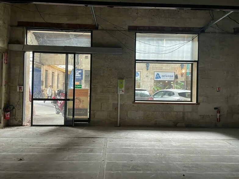 Flex in Bordeaux for lease - Building Photo - Image 3 of 11