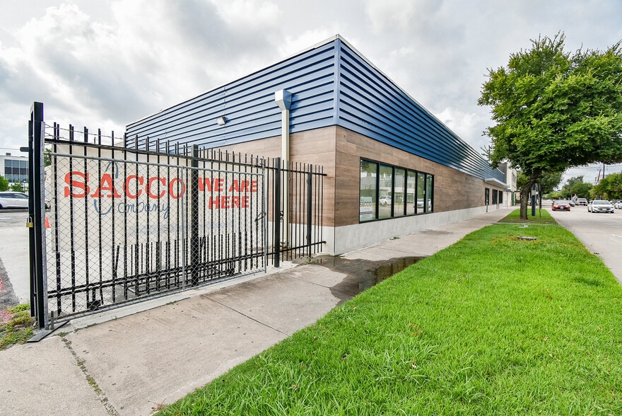 2323 San Jacinto St, Houston, TX for lease - Building Photo - Image 3 of 12