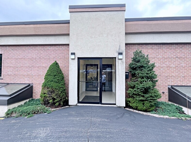 23 Cambridge St, Burlington, MA for lease - Building Photo - Image 3 of 7