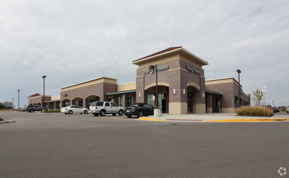 10052-10098 Woodland Rd, Lenexa, KS for lease - Building Photo - Image 3 of 5