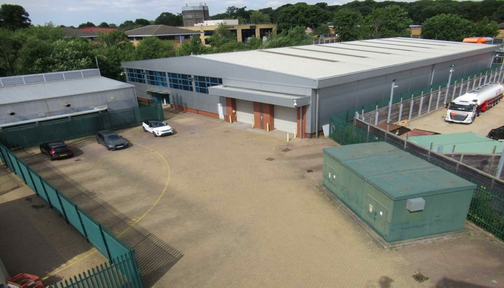 Hall Rd, Hemel Hempstead for sale - Building Photo - Image 1 of 1