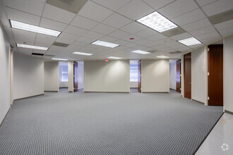 675 Bering Dr, Houston, TX for lease Interior Photo- Image 2 of 3