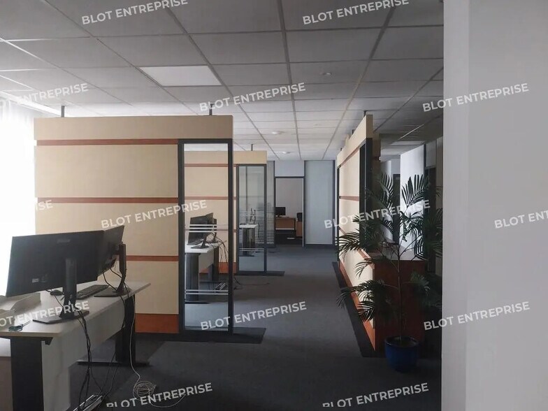 Office in Quimper for lease - Interior Photo - Image 1 of 7
