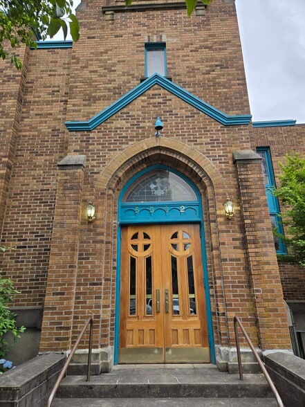 5512 SE 73rd Ave, Portland, OR for sale - Building Photo - Image 3 of 9