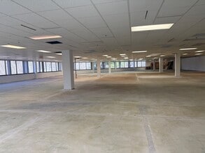 35 Corporate Dr, Trumbull, CT for lease Building Photo- Image 2 of 4