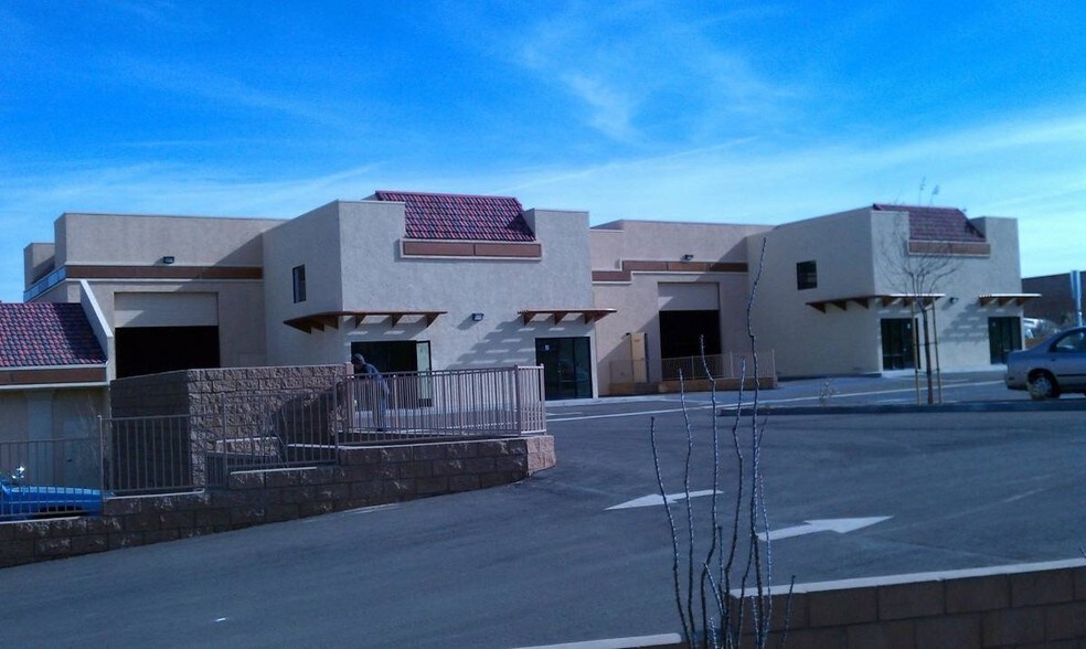 56310 Pima Trl, Yucca Valley, CA for lease - Building Photo - Image 1 of 19
