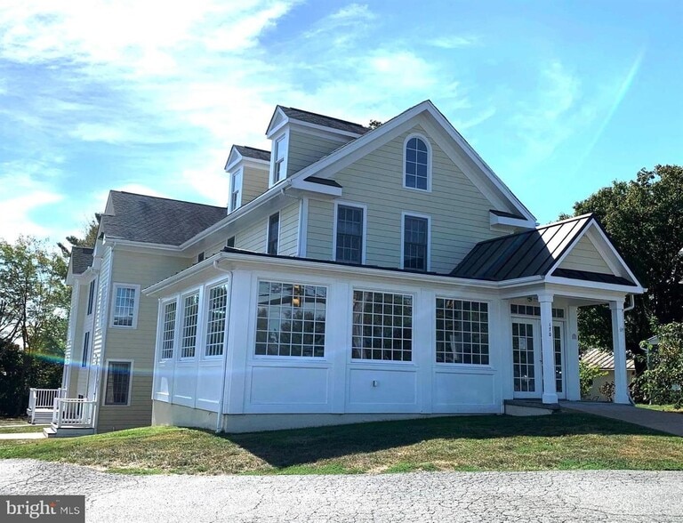 170 W Main St, Purcellville, VA 20132