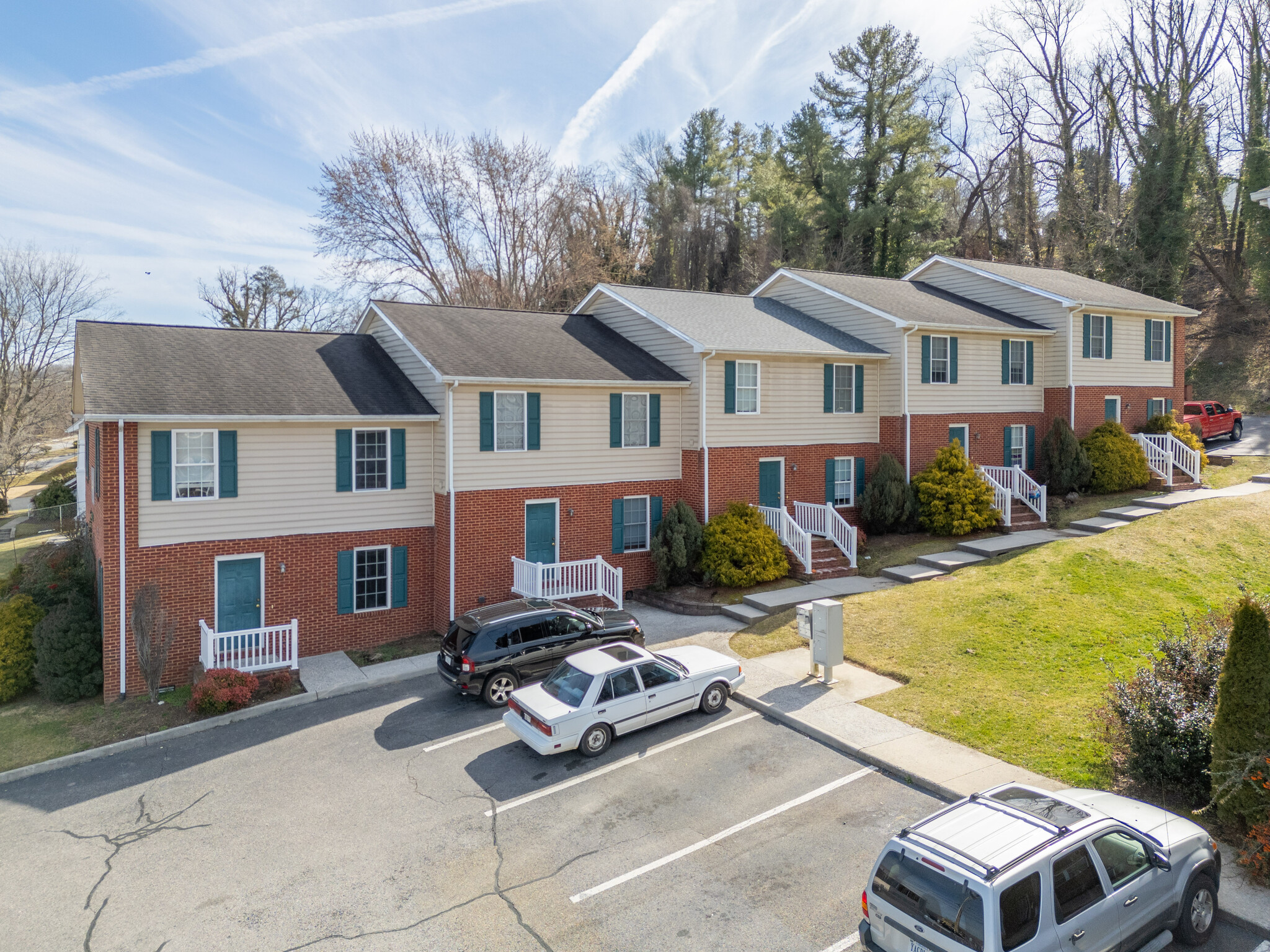 1017 Lawrence St, Radford, VA for sale Primary Photo- Image 1 of 1