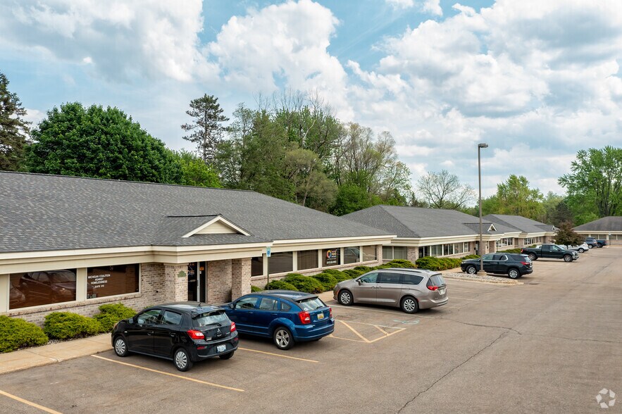15851 S US Highway 27, Lansing, MI for sale - Building Photo - Image 3 of 9