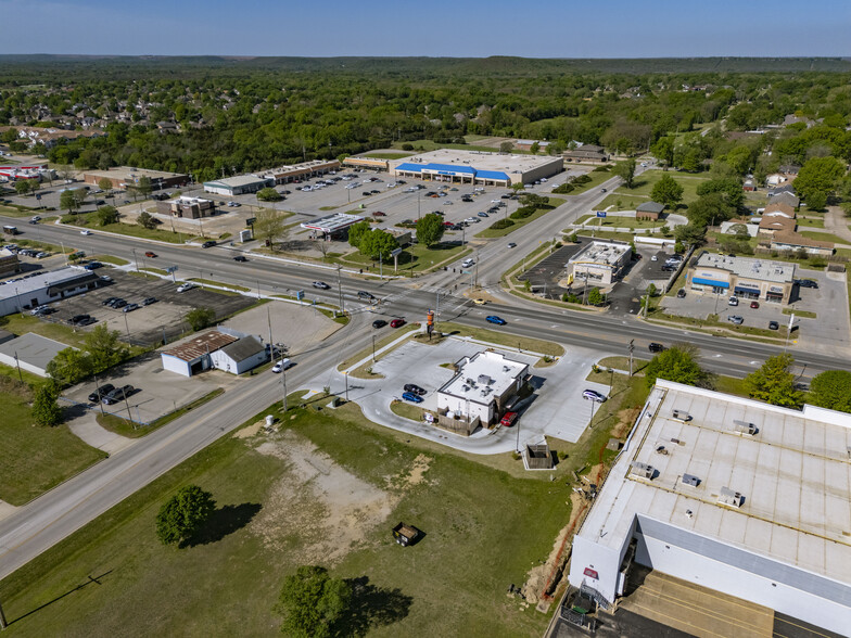 Price Rd & SE Washington Blvd, Bartlesville, OK for sale - Aerial - Image 2 of 3