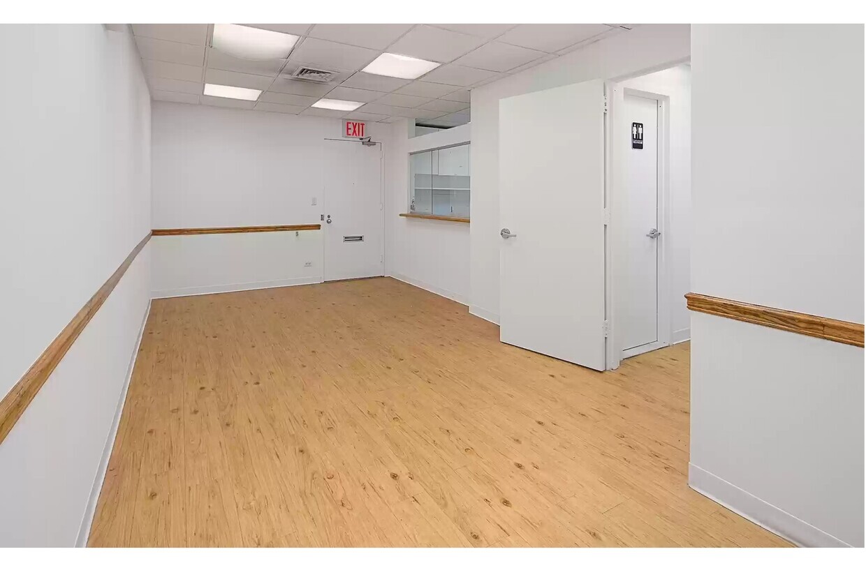 345 E 37th St, New York, NY for lease Interior Photo- Image 1 of 6