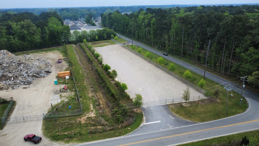 8077 Commerce Center Rd, Ladson, SC for lease - Building Photo - Image 2 of 3
