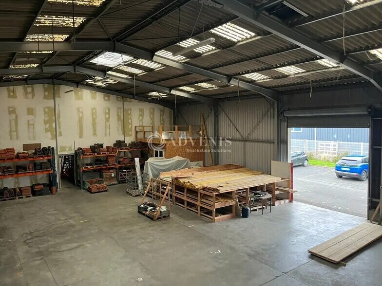 Flex in Saint-Pierre-des-Corps for lease - Interior Photo - Image 2 of 10