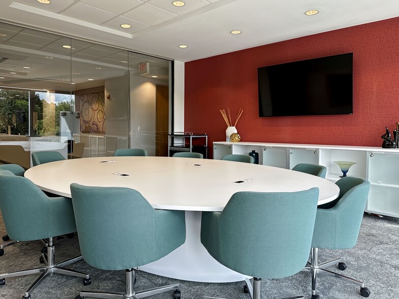 4819 Emperor Blvd, Durham, NC for lease - Interior Photo - Image 2 of 12