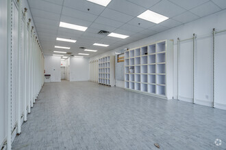 10855 University Ave NE, Blaine, MN for lease Interior Photo- Image 2 of 6