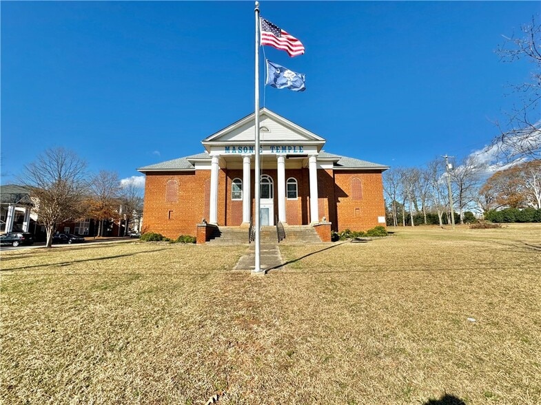 439 NE Main St, Easley, SC for sale - Building Photo - Image 2 of 17