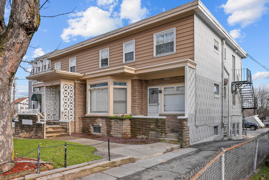 649 Broad St, Central Falls, RI for sale - Building Photo - Image 1 of 1