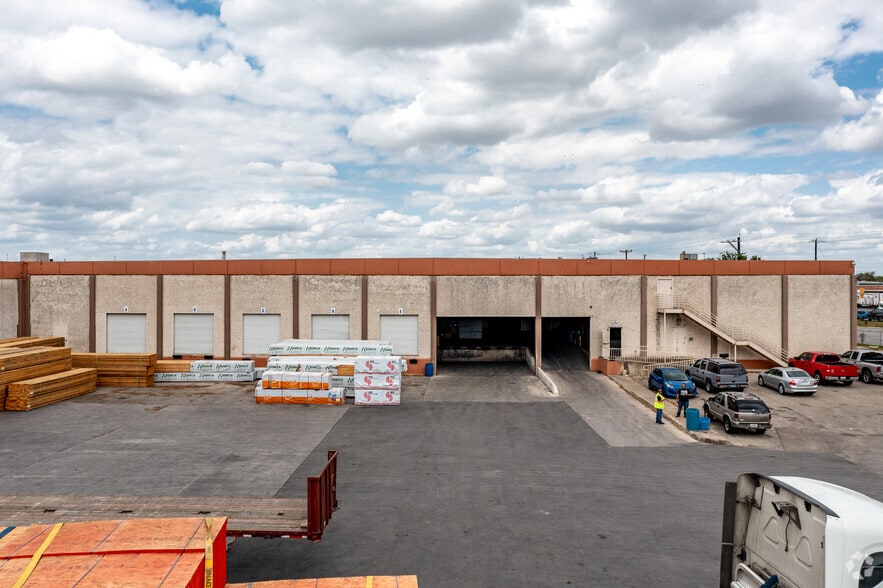 827 Frost Bank Center Pky, San Antonio, TX for lease - Building Photo - Image 1 of 4