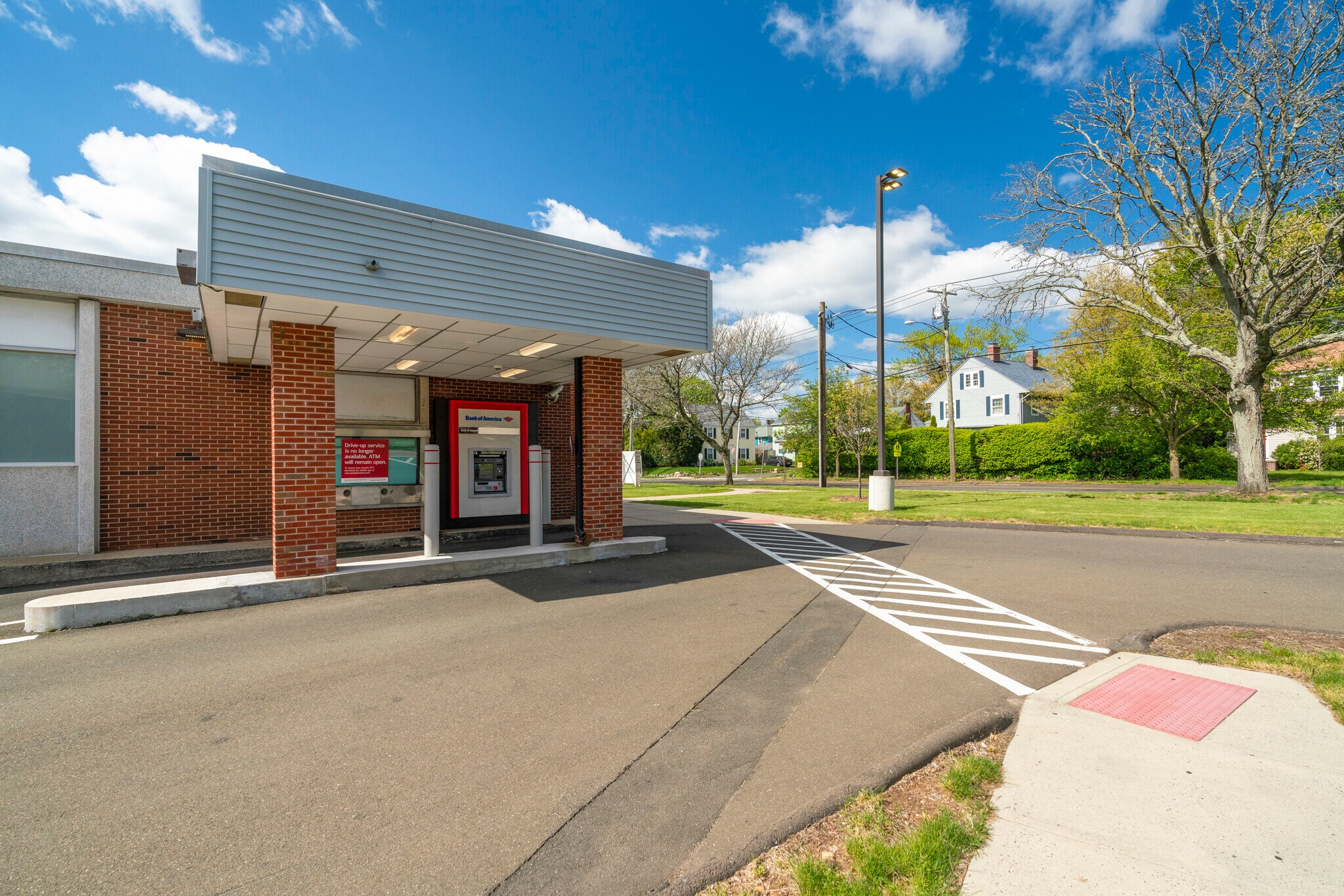 1697 Whitney Ave, Hamden, CT 06517 Walgreen's Shopping Center