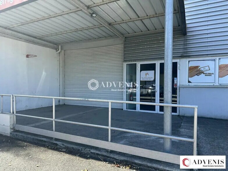 Retail in Pessac for lease - Building Photo - Image 3 of 3