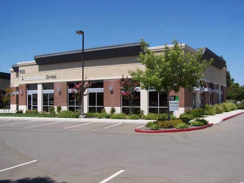 4136 E Commerce Way, Sacramento, CA for lease - Primary Photo - Image 1 of 6