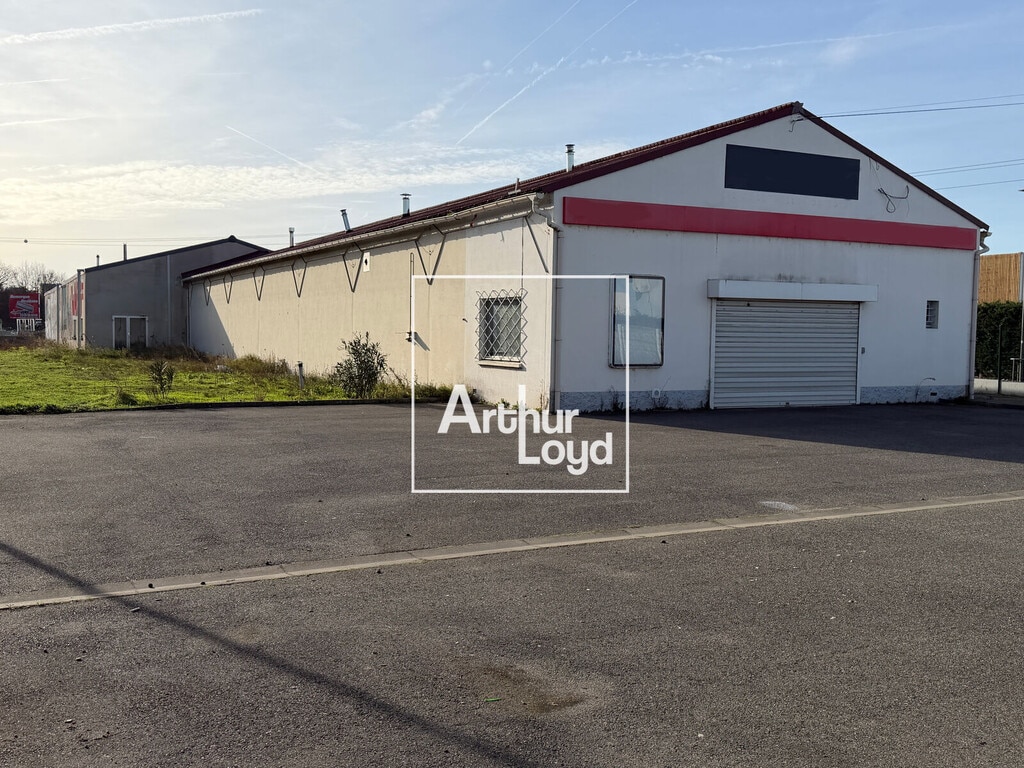 Location Local d'activités 1 000 m² - Photo 1