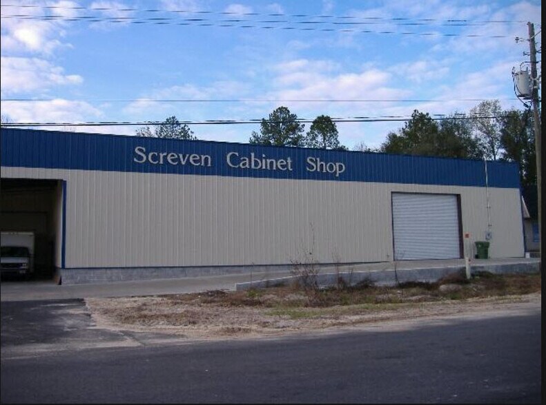 411 E JL Tyre St, Screven, GA 31560
