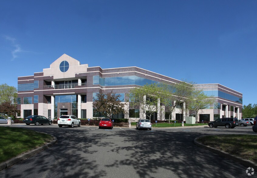 76 Batterson Park Rd, Farmington, CT for lease - Building Photo - Image 2 of 10