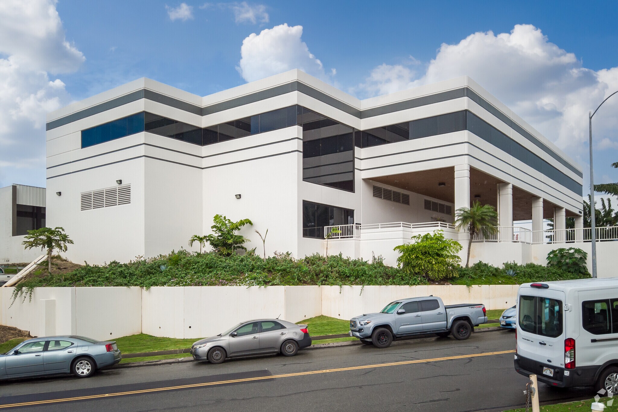 99-1379 Koaha Pl, Honolulu, HI for sale Building Photo- Image 1 of 1