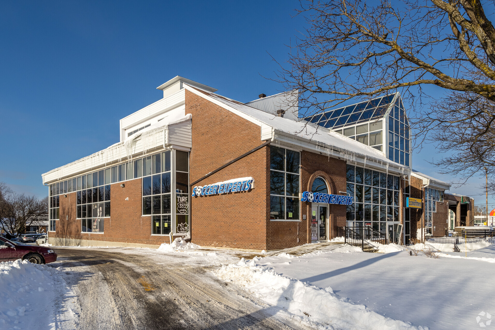 2820-2894 Boul Saint-Charles, Kirkland, QC for lease Primary Photo- Image 1 of 6