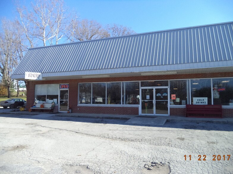 5900 Scott Hwy, Robbins, TN for sale - Building Photo - Image 3 of 12