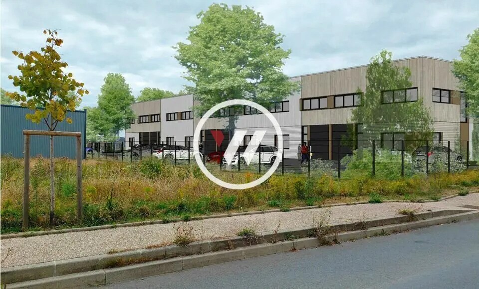 Flex in Viarmes for lease - Building Photo - Image 3 of 19