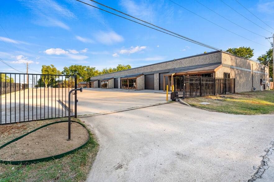 500 S Kealy Ave, Lewisville, TX for sale - Building Photo - Image 3 of 27