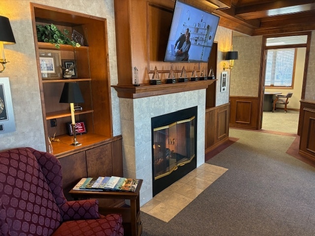 105 E Bell St, Neenah, WI for lease - Interior Photo - Image 2 of 18