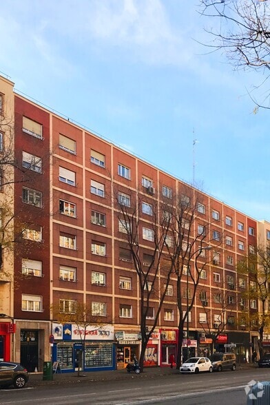 Paseo de la Florida, 49, Madrid, Madrid for lease - Primary Photo - Image 1 of 2