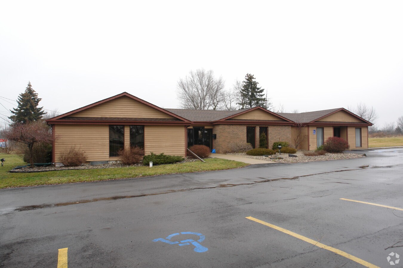 4058 N Linden Rd, Flint, MI 48504