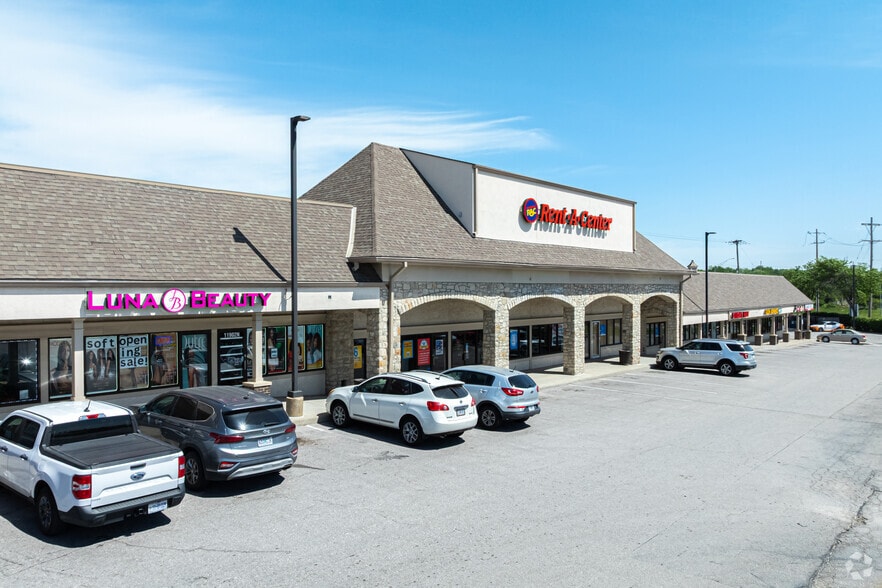 11902-11906 Blue Ridge Blvd, Grandview, MO for lease - Building Photo - Image 1 of 21