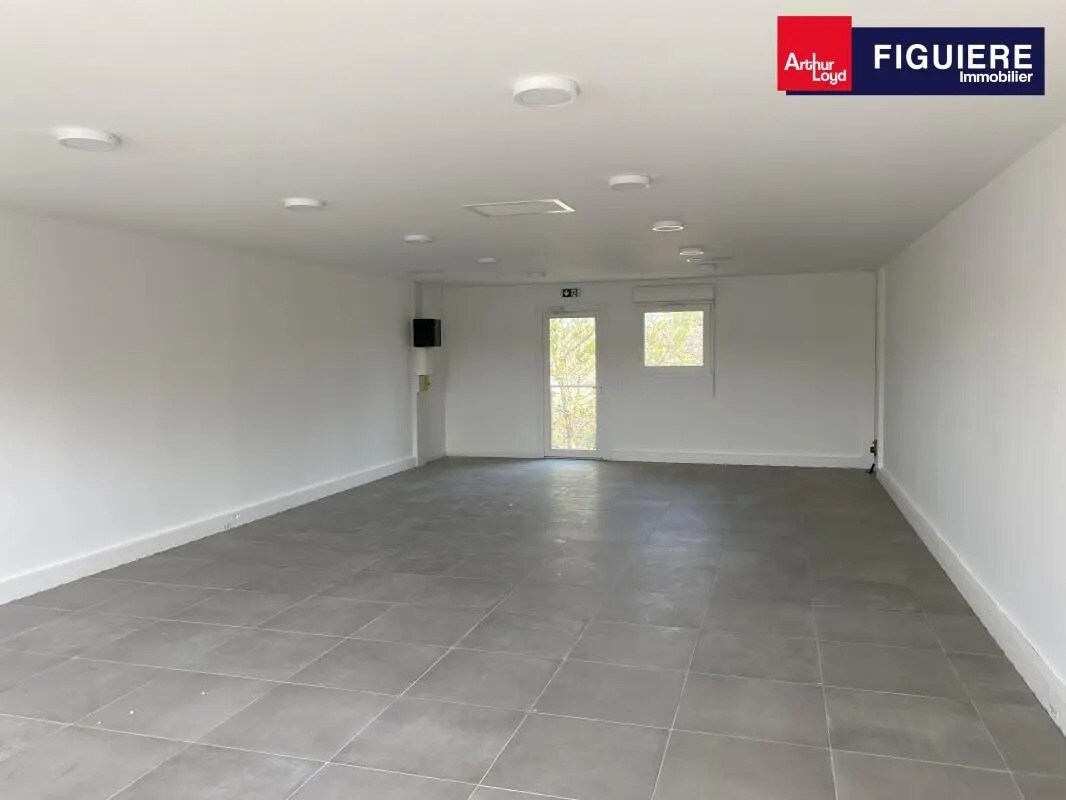 215 Avenue Jean Monnet, Saint-Cannat for lease Interior Photo- Image 1 of 3